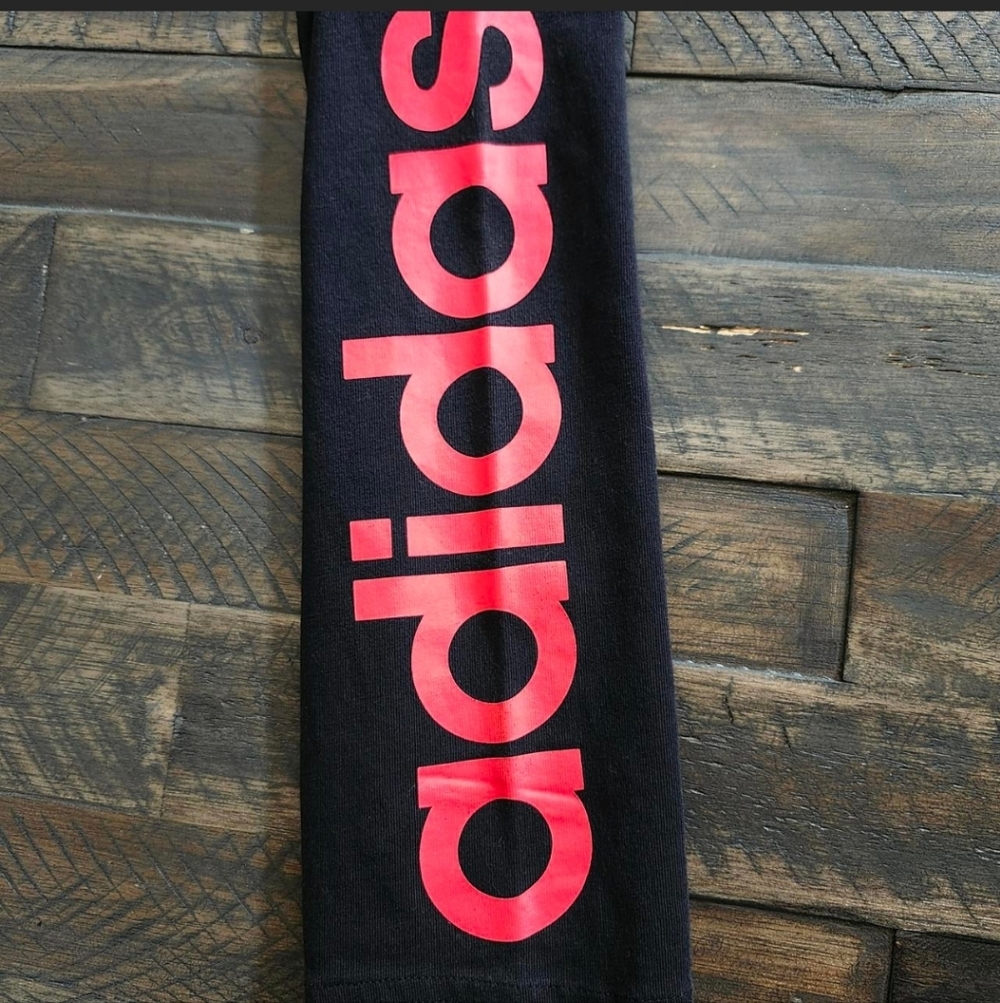 Women Adidas black leggings Size XSmall, with red-orange logo - Picture 4 of 8